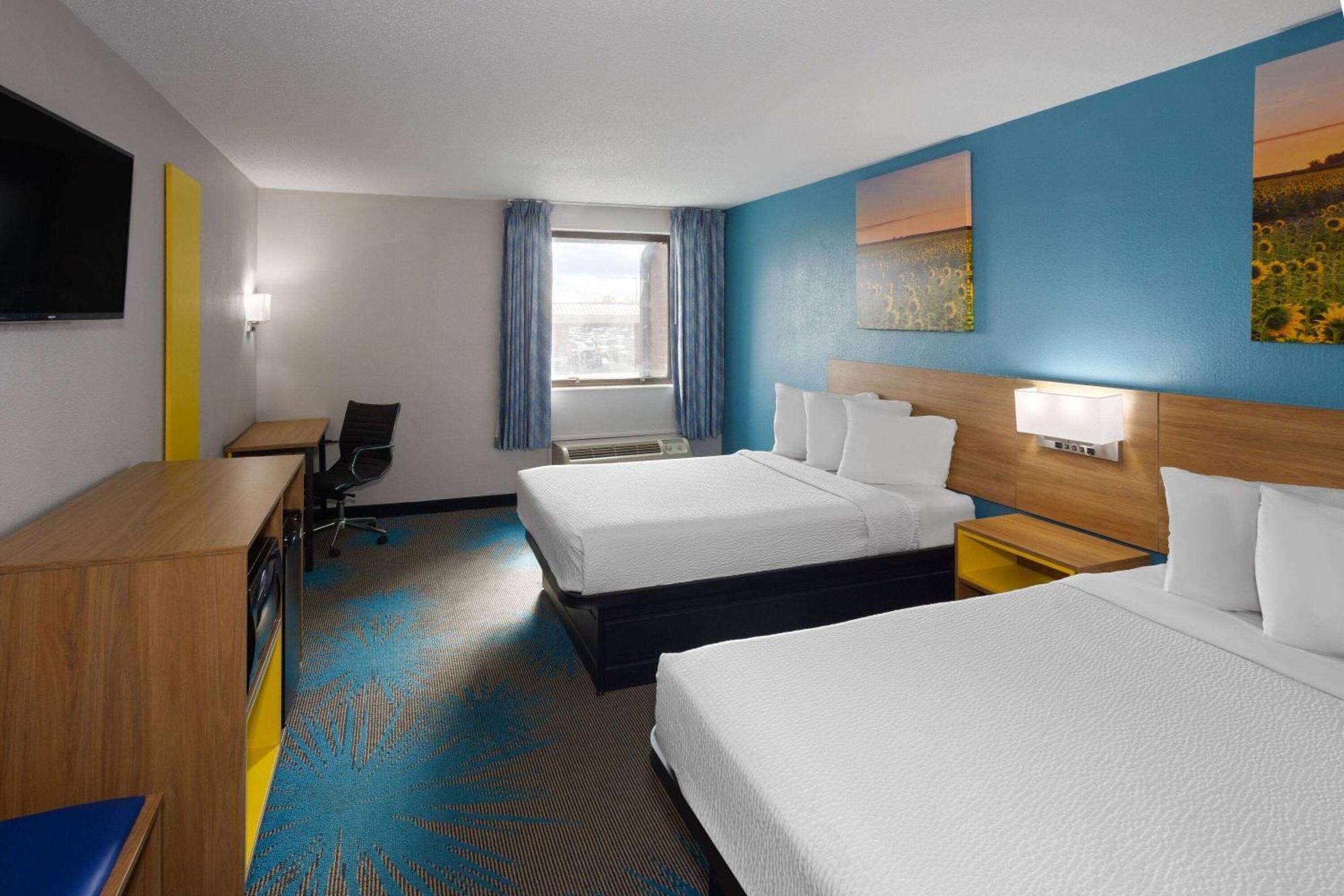 Days Inn & Suites By Wyndham Northwest Indianapolis Indianápolis Exterior foto